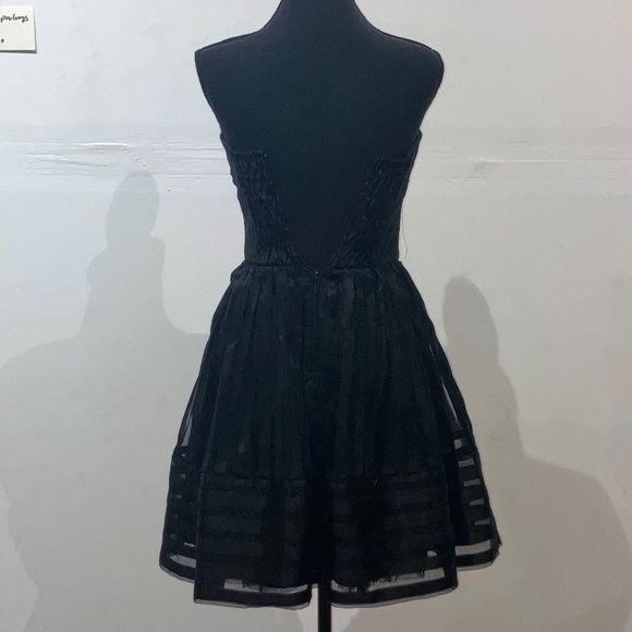 Betsy Johnson sleeveless dress - Picture 3 of 10